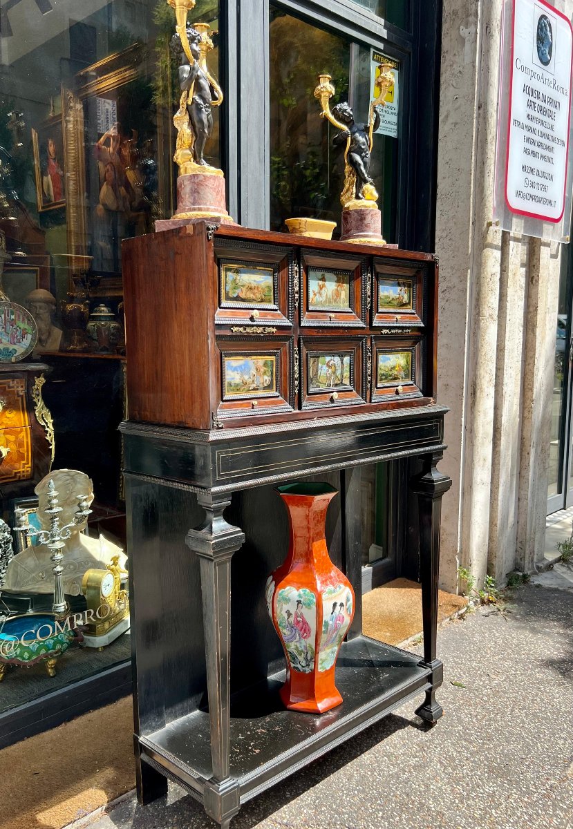 Monetiere con dipinti sottovetro. Italia, metà XVIII secolo-photo-1