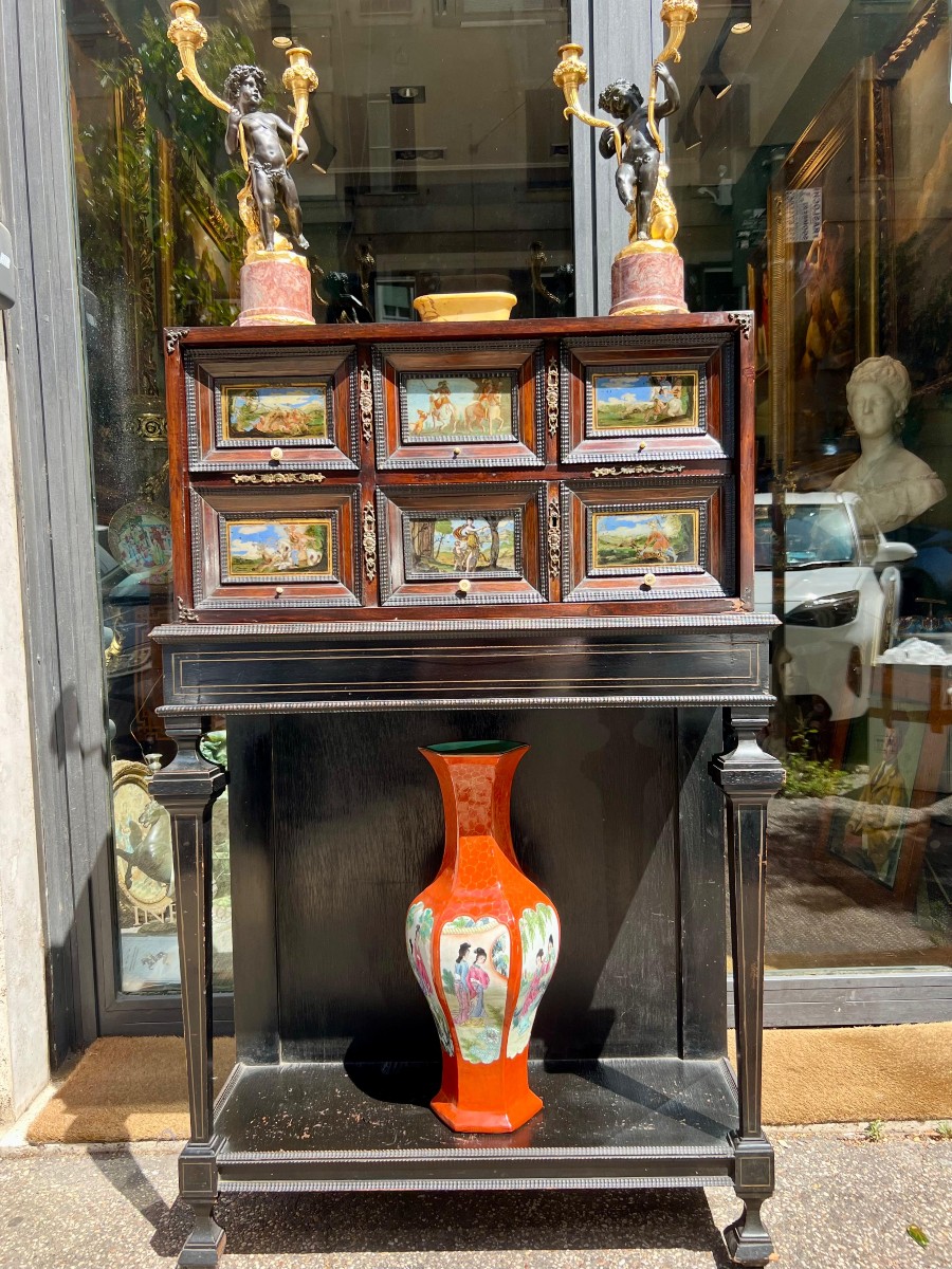 Monetiere con dipinti sottovetro. Italia, metà XVIII secolo