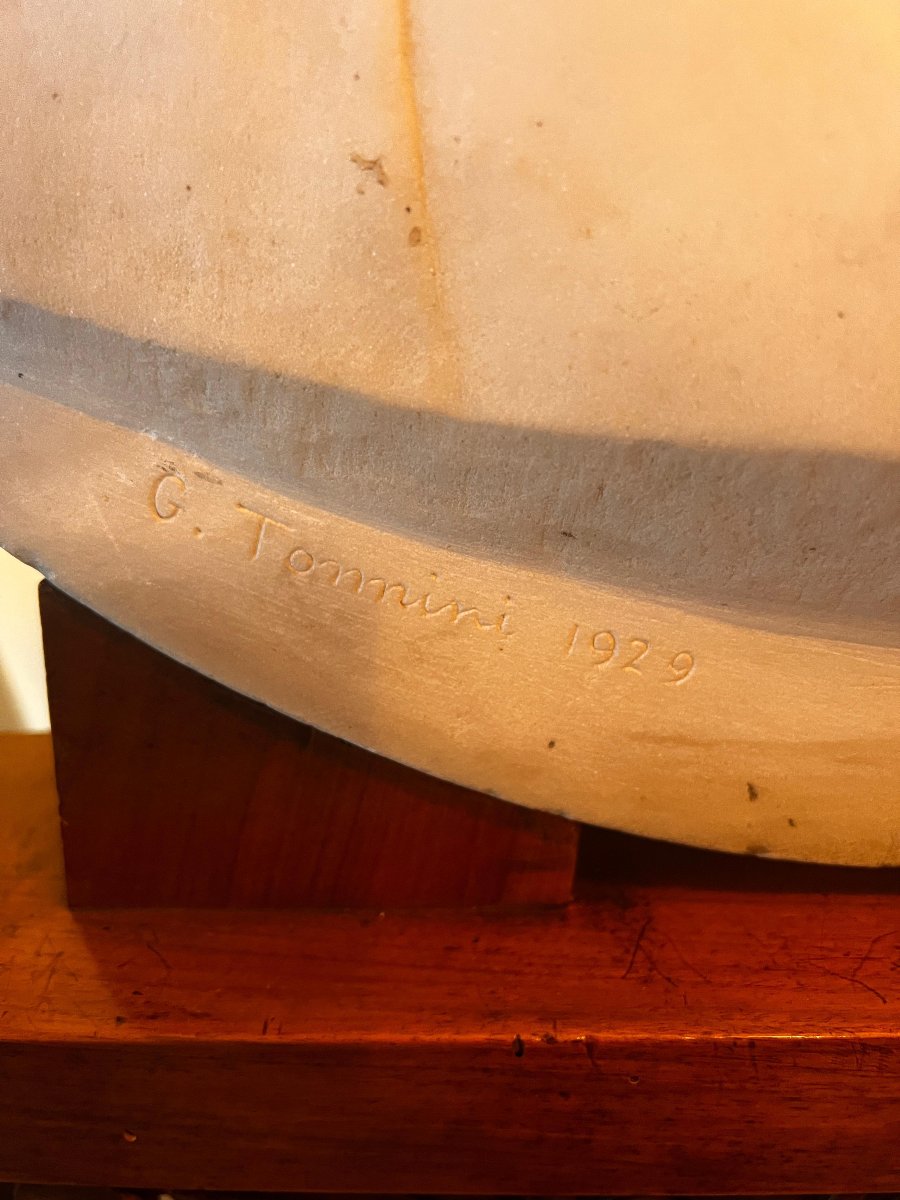 Ritratto femminile in marmo di Carrara. Italia, 1929-photo-4