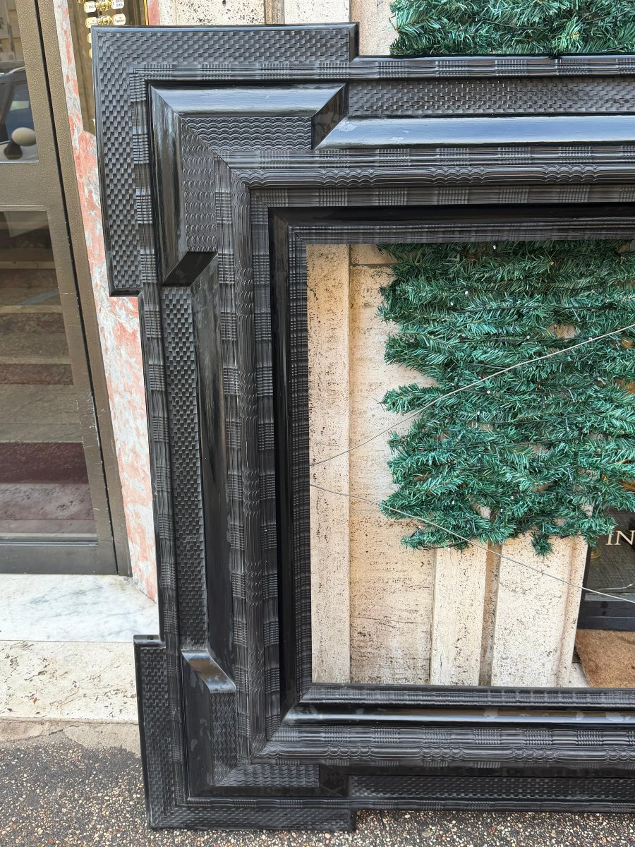 Cornice in legno ebanizzato a guilloché. XIX secolo-photo-2