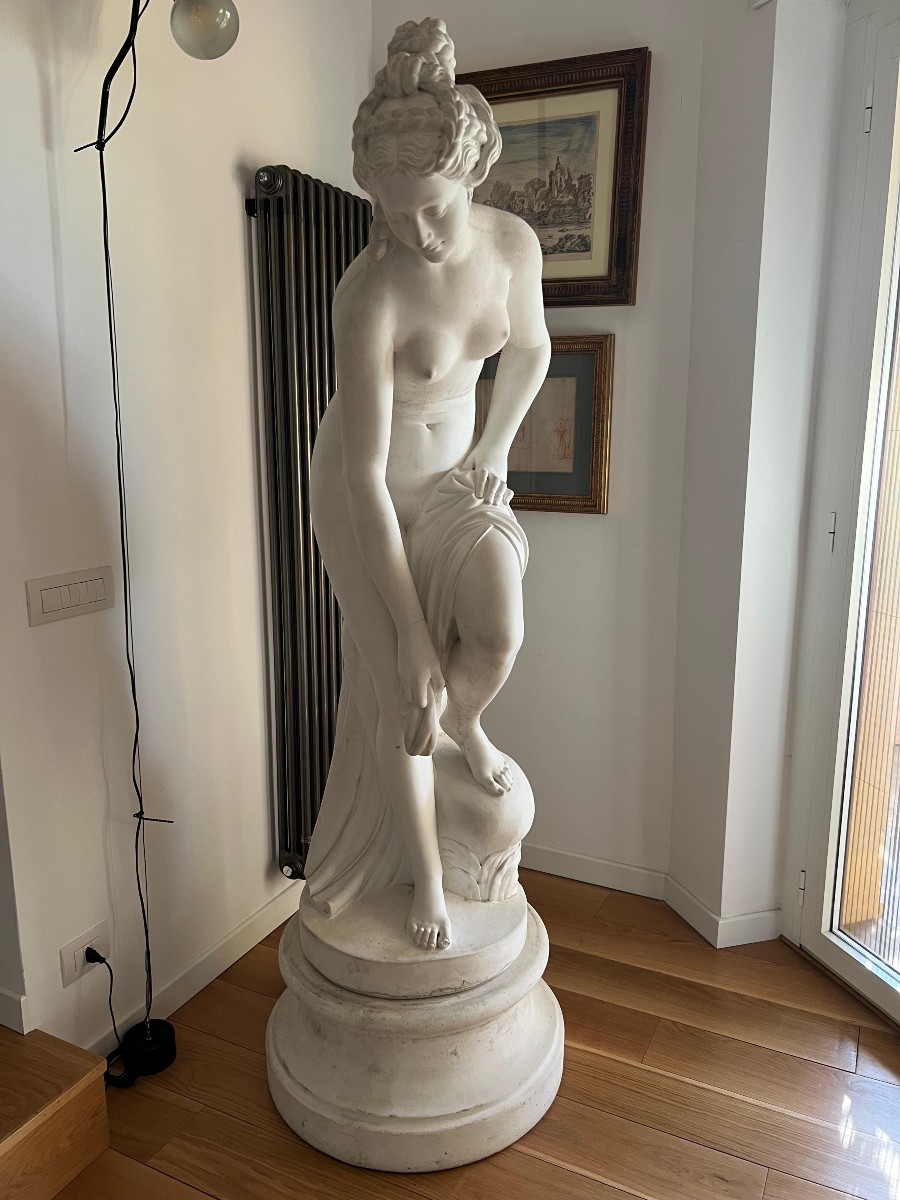 Scultura in gesso raffigurante Venere. Italia, fine XIX secolo.