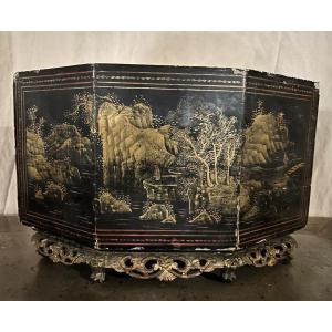 Chanab Altar Chest, Lacquered Wood, China, 19th Century