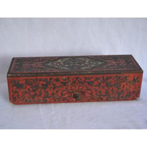 Oriental Style Lacquered Wooden Box. Europe 18° Century Or Before.