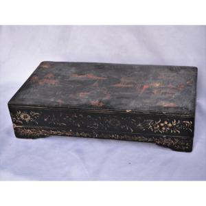 Painted Lacquer Box. China 17th Century.