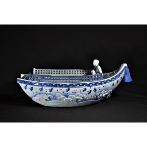 Boat Censer. Hirado Porcelain. Mikawachi Kilns. Meiji Period 19th Century.