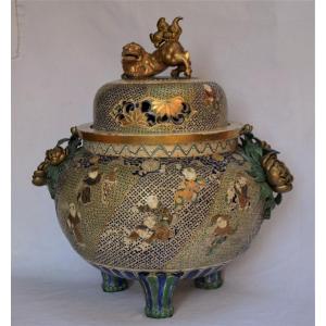 Large Censer In Kyoto Stoneware Enamelled With Children. Edo 19th Century.