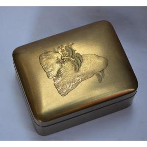 Gold Powdered Lacquer Box, Decoration Of 3 Friends. Hira And Takamaki-e, Kirikane, Silver. Japan Taisho.