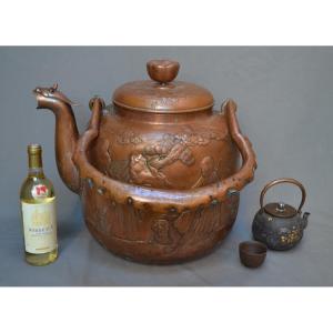 Embossed Copper Temple Teapot. Japan Edo Period.