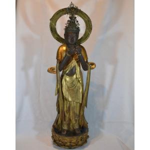 Kwannon In Golden Lacquered Wood. Japan Early Edo Period Or Earlier.
