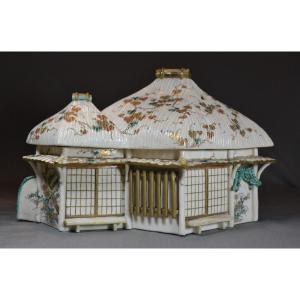 Fine Satsuma Earthenware Censer. Japan Circa 1900.