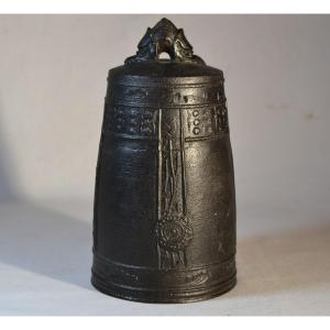 Cast And Lacquered Bronze Bell. Japan, Edo Period, 18th-19th Century.