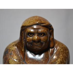 Daruma Statuette In Bizen Sandstone. Japan, Edo Period, 19th Century.