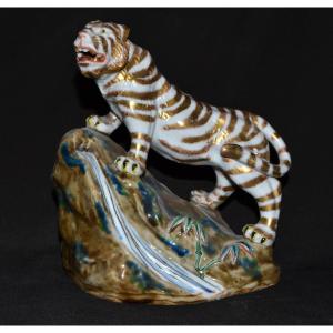 Porcelain Tiger With Enamel Decoration. Kozan School. Meiji Period, Japan. 