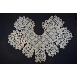 Large Needle Lace Collar. France Or Italy, 17th Century. 