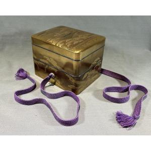 Gold Lacquer Box. Japan, Meiji Period, Late 19th Century.
