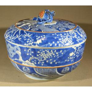 Shonzhui. Covered Bowl Decorated With The Three Friends In Blue. China, 17th Century. Kangxi Transition Period.