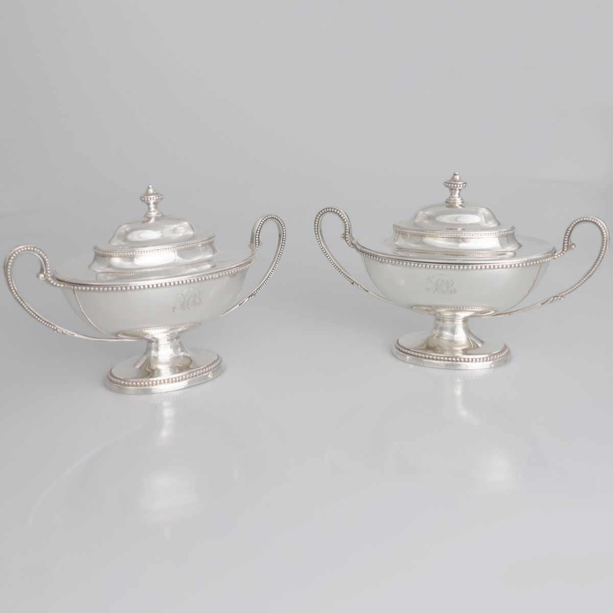 Coppia di zuccheriere con coperchi in argento sterling Giorgio III, Thomas Chawner Londra, 1783-photo-2