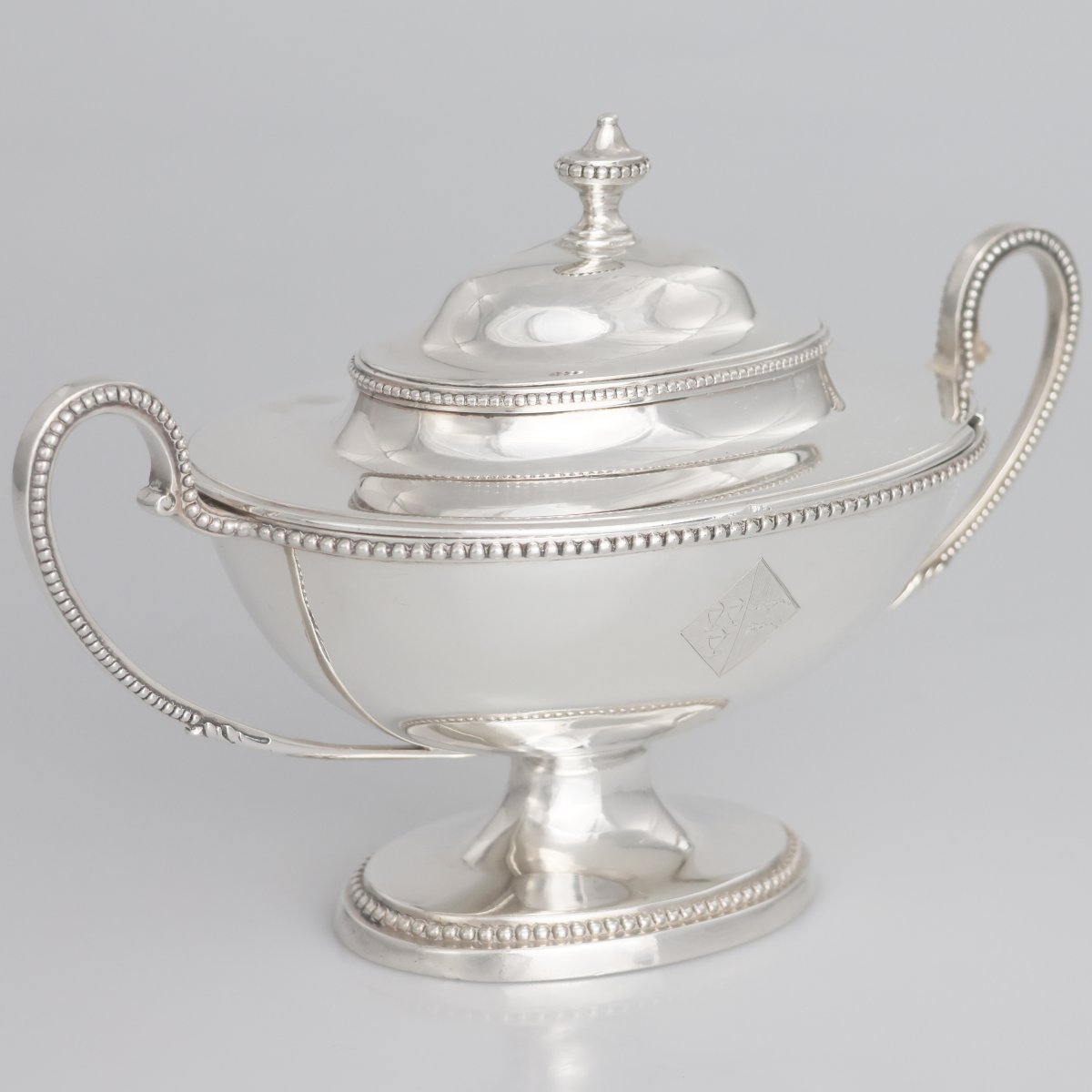 Coppia di zuccheriere con coperchi in argento sterling Giorgio III, Thomas Chawner Londra, 1783-photo-1