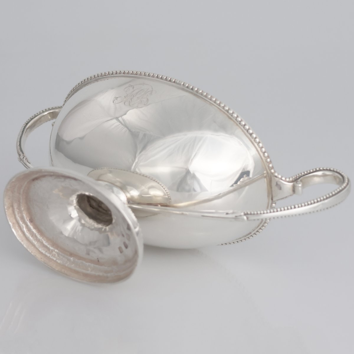 Coppia di zuccheriere con coperchi in argento sterling Giorgio III, Thomas Chawner Londra, 1783-photo-2