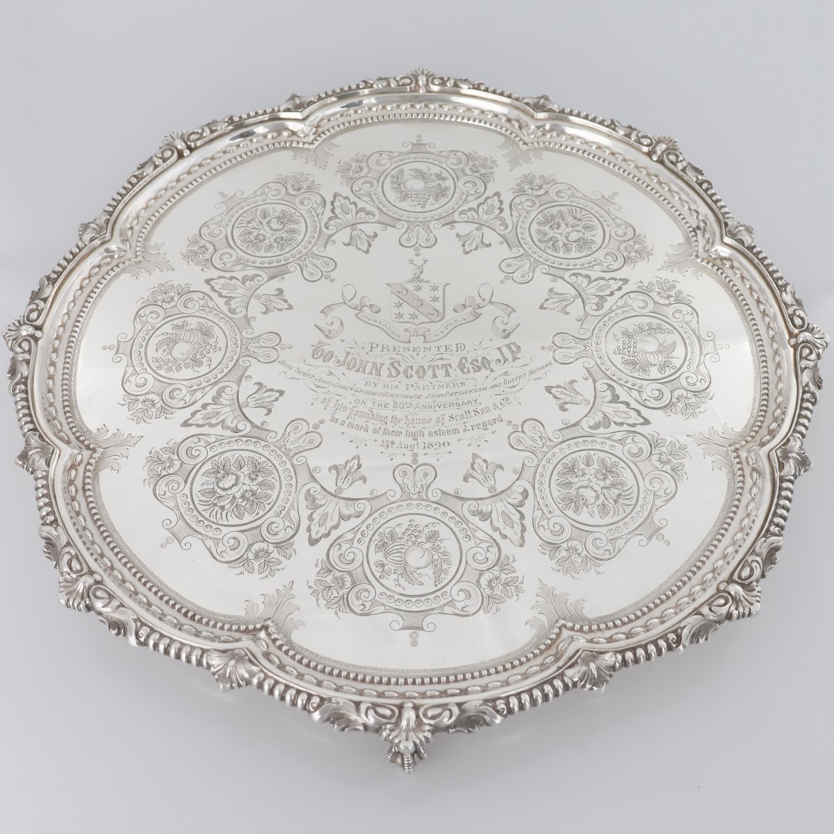 Salver in argento sterling Regina Vittoria, Martin, Hall & Co Ltd, Londra, 1888-photo-1