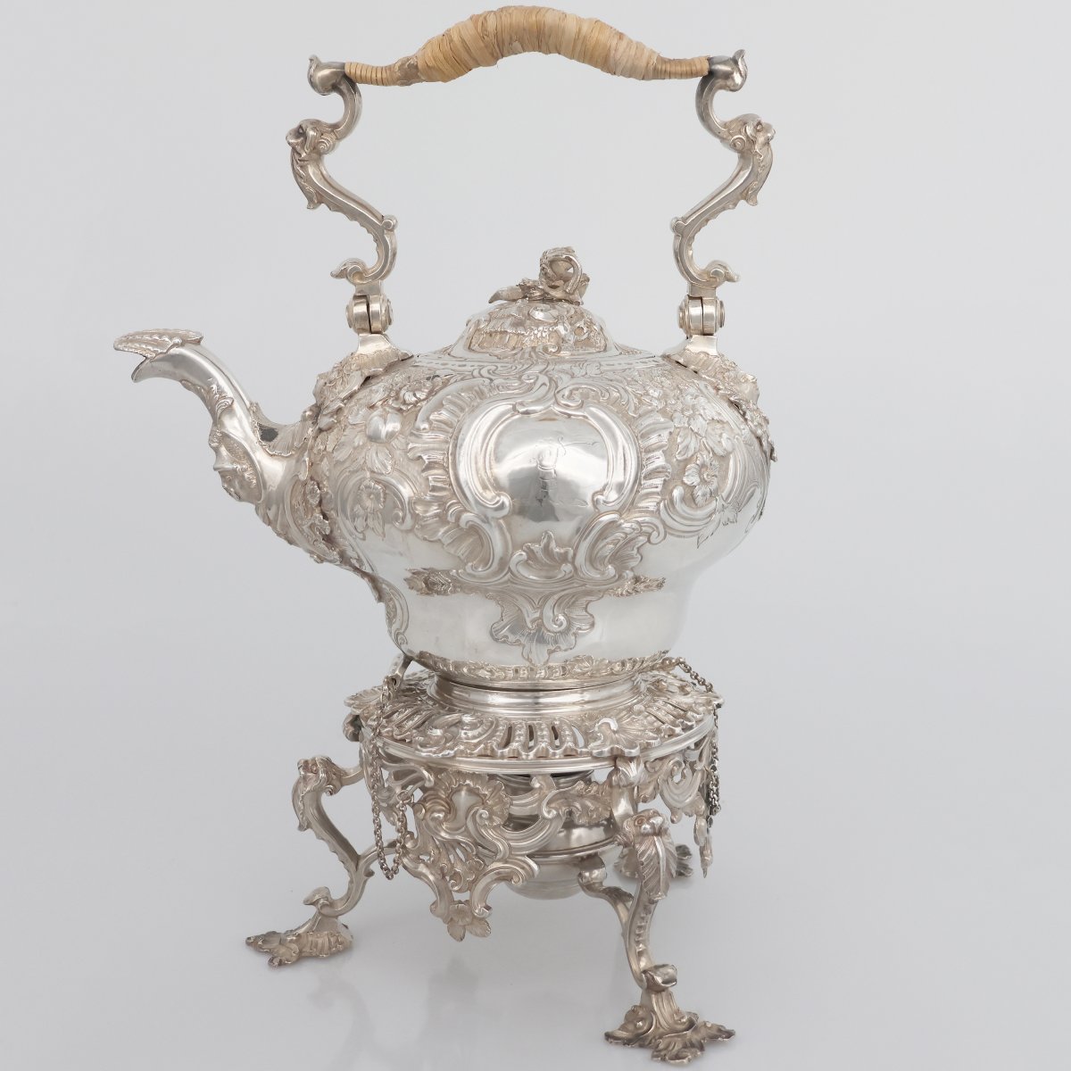 Bollitore su supporto in argento sterling Giorgio II, Samuel Courtauld?, Londra, 1739-55-photo-3