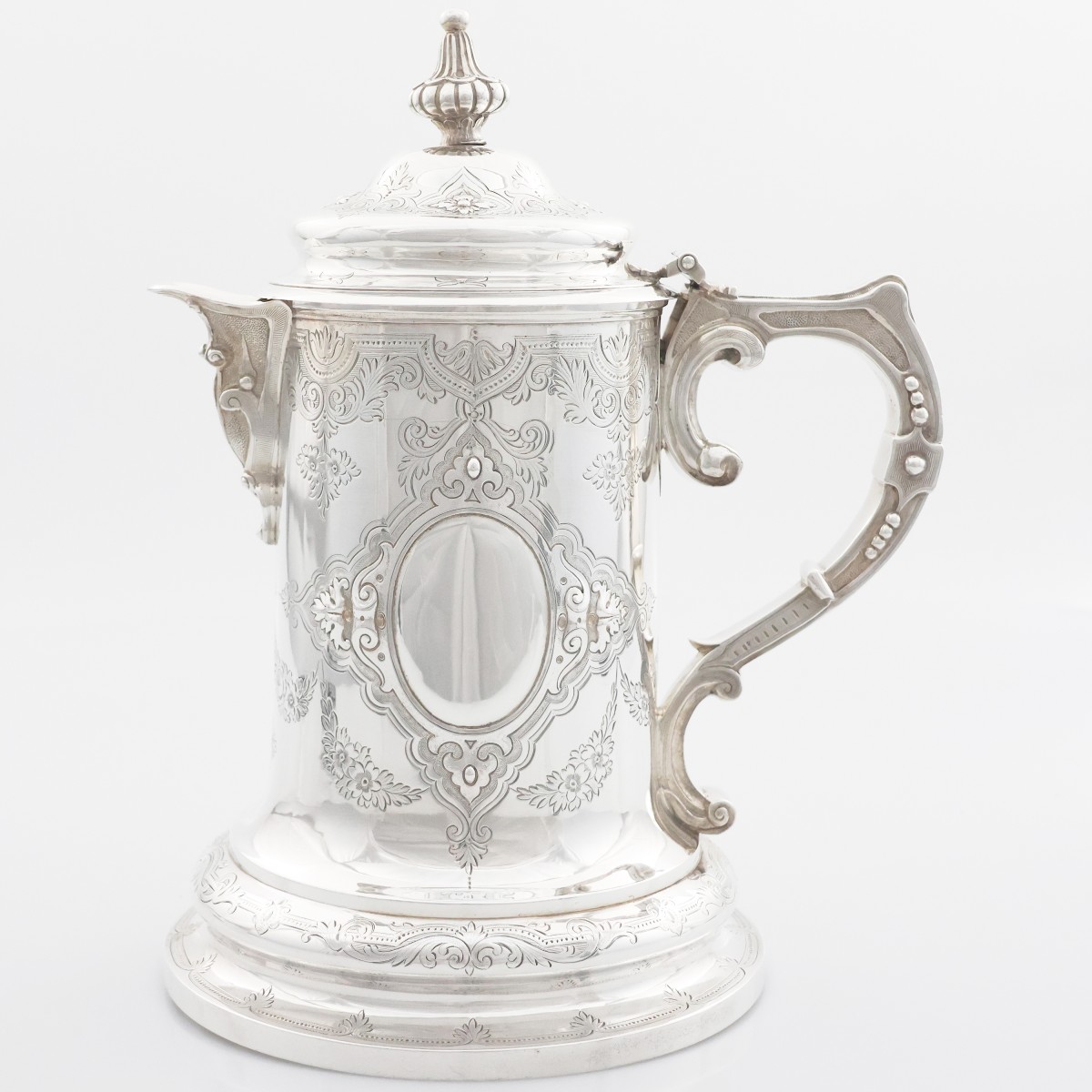 Versatoio con coperchio in argento, Regina Vittoria, Samuel Smily Goldsmiths, Londra, 1868