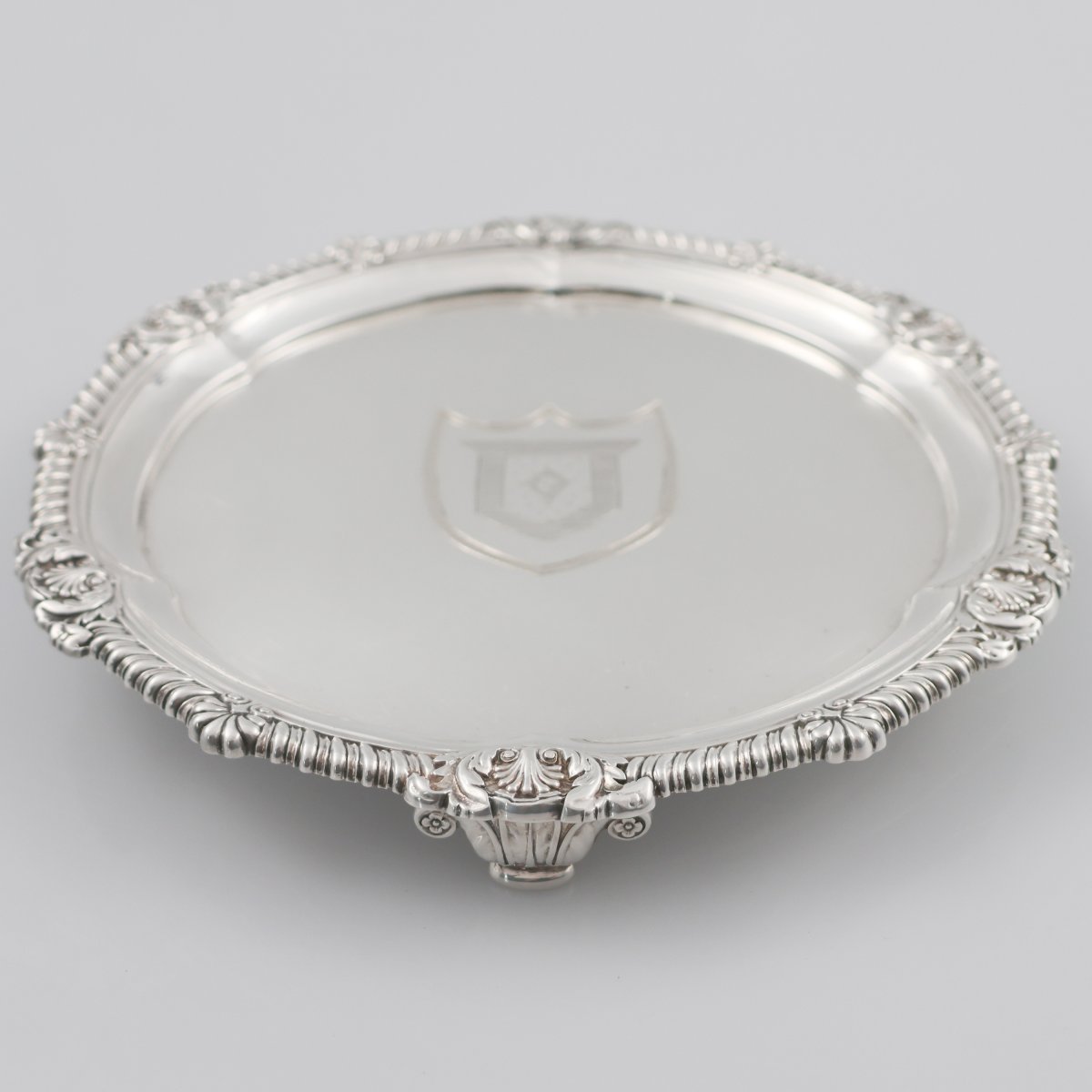 Salver in argento sterling Giorgio IV, Paul Storr, Londra, 1825-photo-2