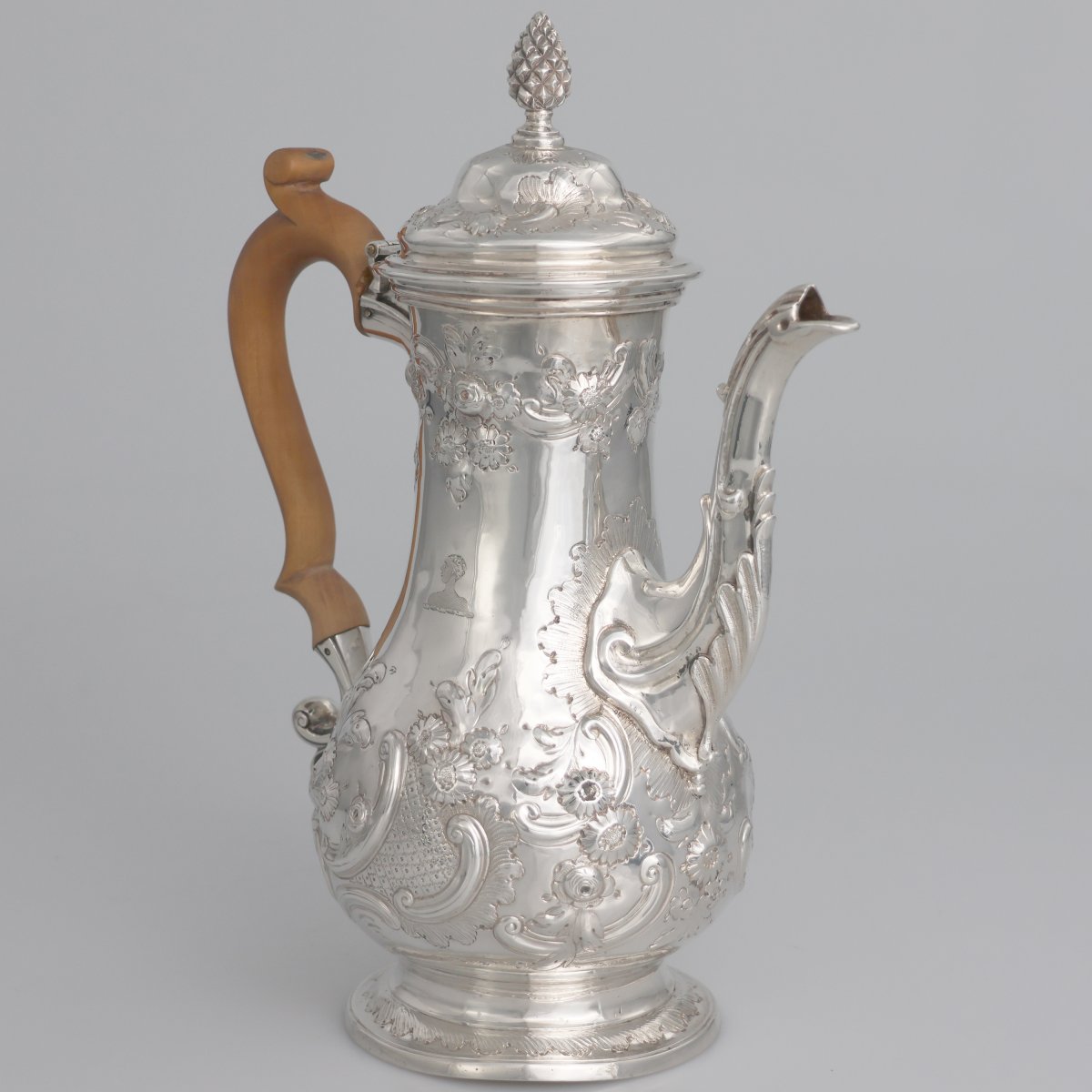 Caffettiera in argento sterling Giorgio III, William Cripps, Londra, 1762-photo-2