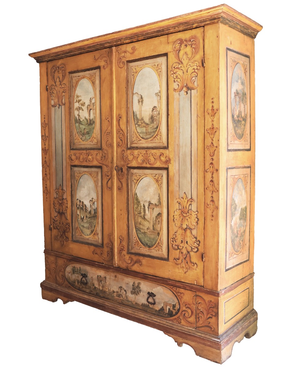 Armadio in legno dipinto a festoni e capricci architettonici, Marche, XVIII secolo