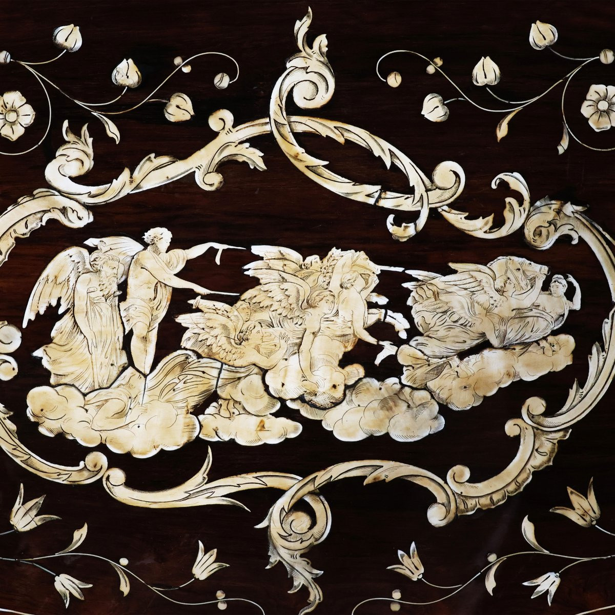 Cassettone in legno di noce intarsiato in varie essenze; Italia centrale, metà XVIII secolo-photo-2