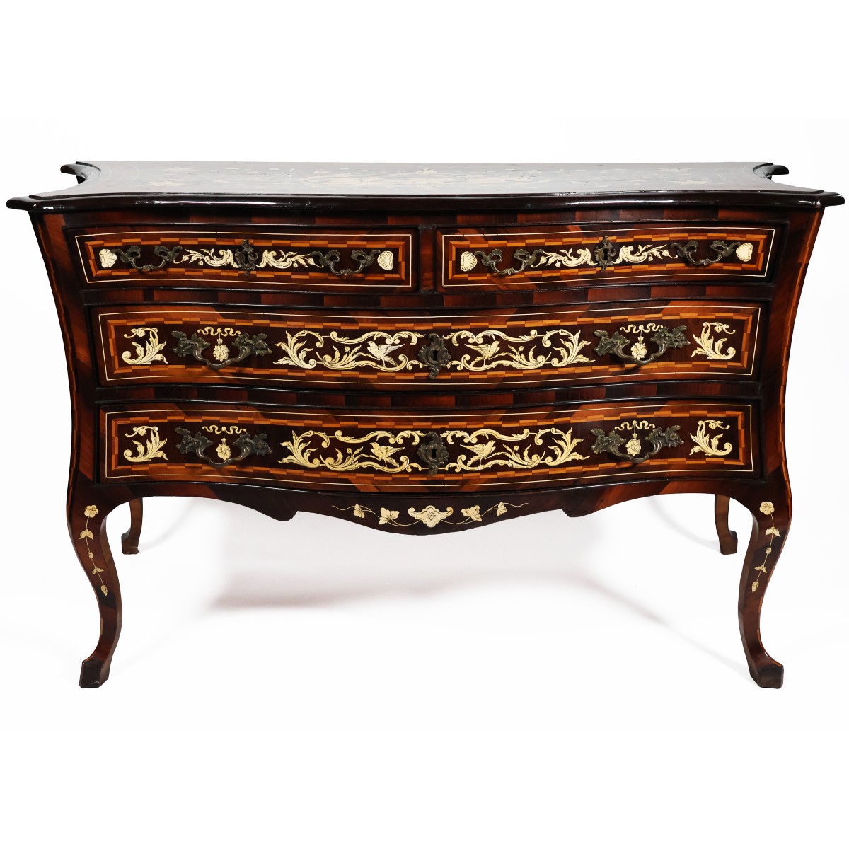 Cassettone in legno di noce intarsiato in varie essenze; Italia centrale, metà XVIII secolo