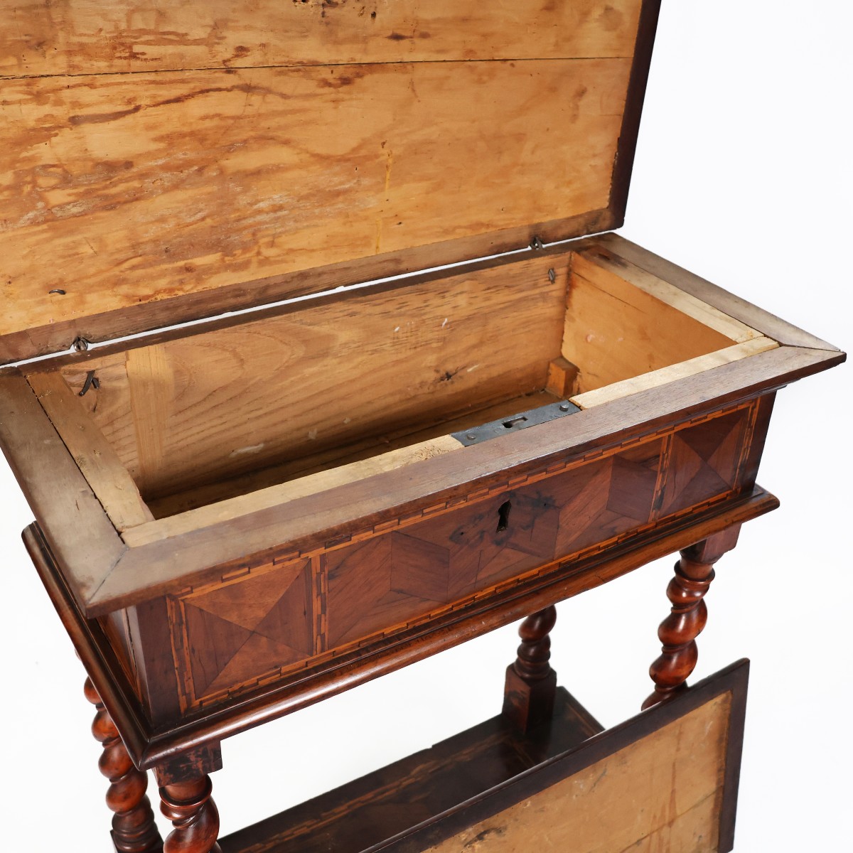 Inginocchiatoio lastronato ed intarsiato in varie essenze, Italia, XVIII secolo-photo-1