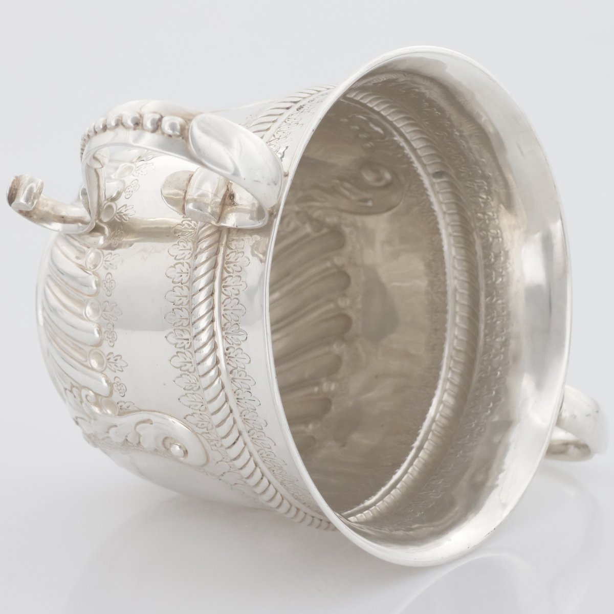 Coppa in argento sterling Regina Vittoria, Charles Stuart Harris, Londra, 1893-photo-3
