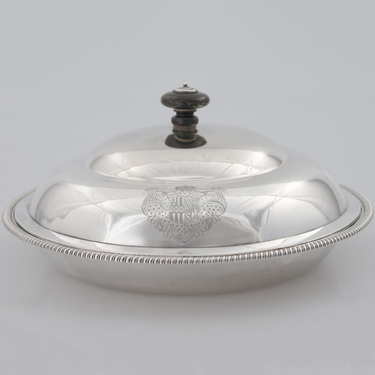 Legumiera in argento sterling Giorgio III, coperchio e manico, Paul Storr, Londra, 1799