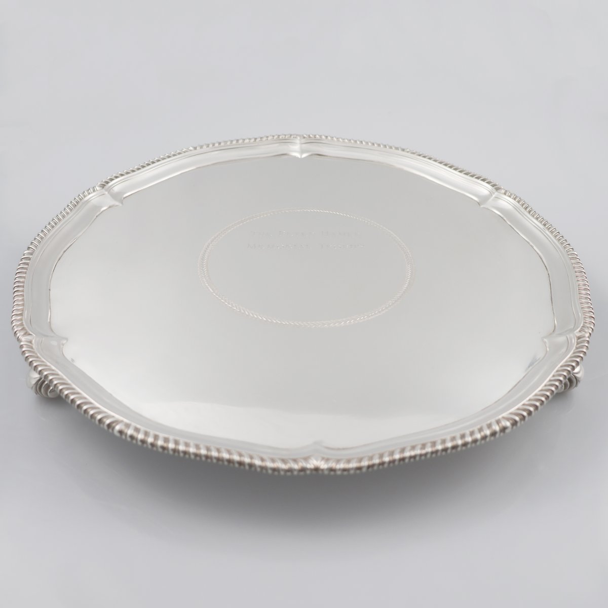 Salver in argento sterling Giorgio III, John Parker & Edward Wakelin, Londra, 1775-photo-2