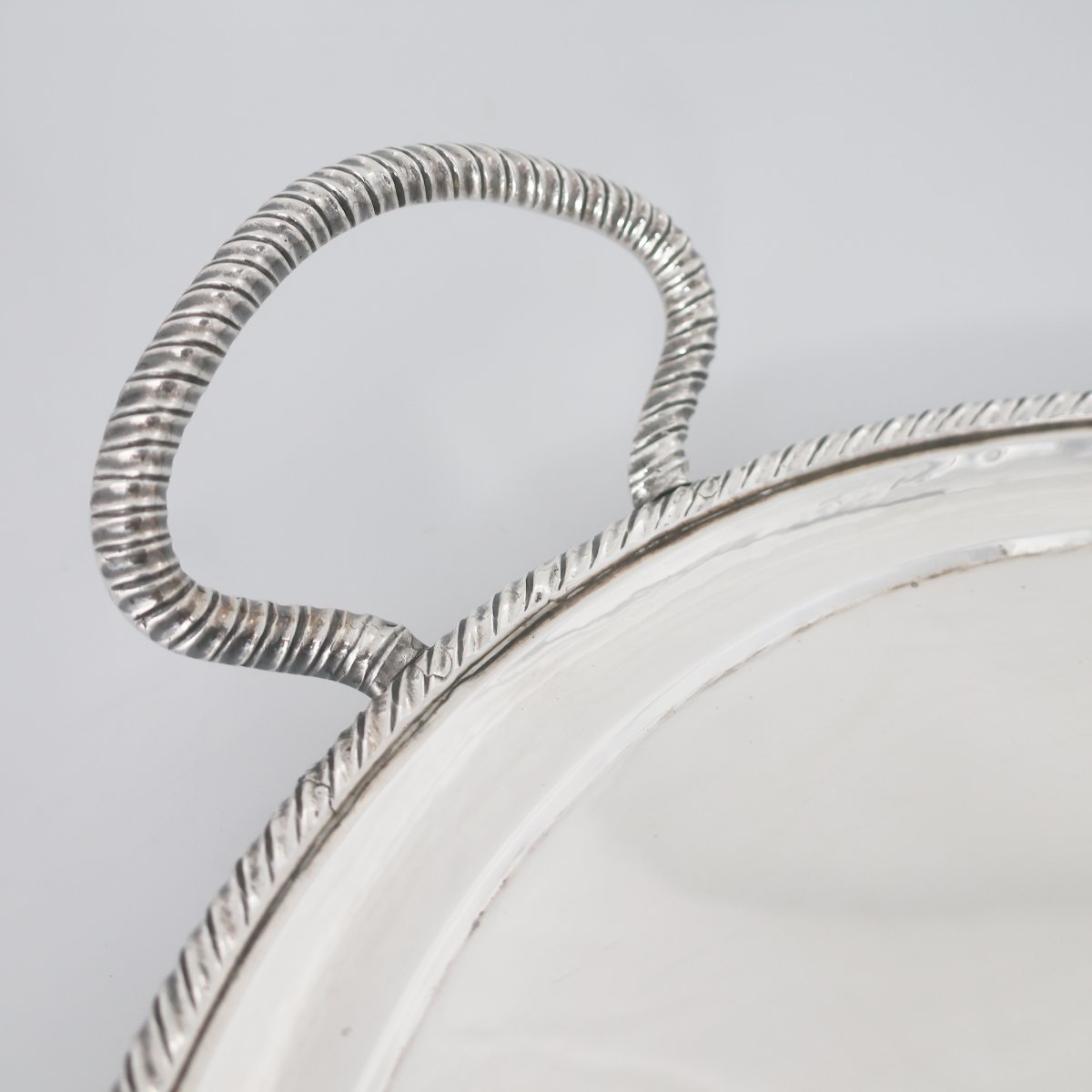 Vassoio biansato in argento fuso e sbalzato, Zuan Piero Grappiglia, Venezia, XVIII secolo-photo-4