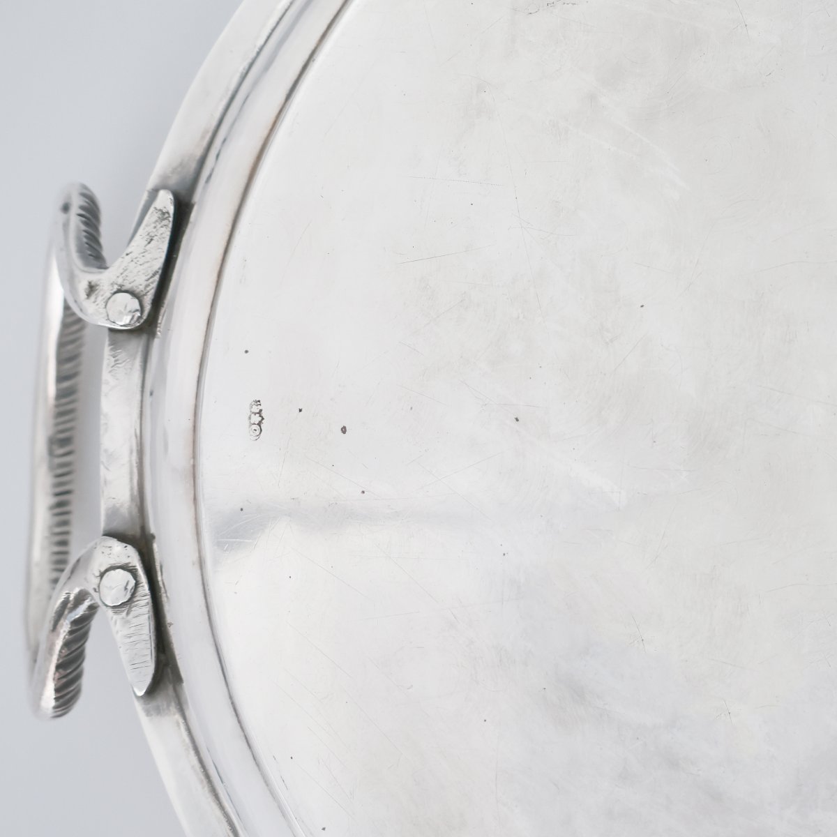 Vassoio biansato in argento fuso e sbalzato, Zuan Piero Grappiglia, Venezia, XVIII secolo-photo-1