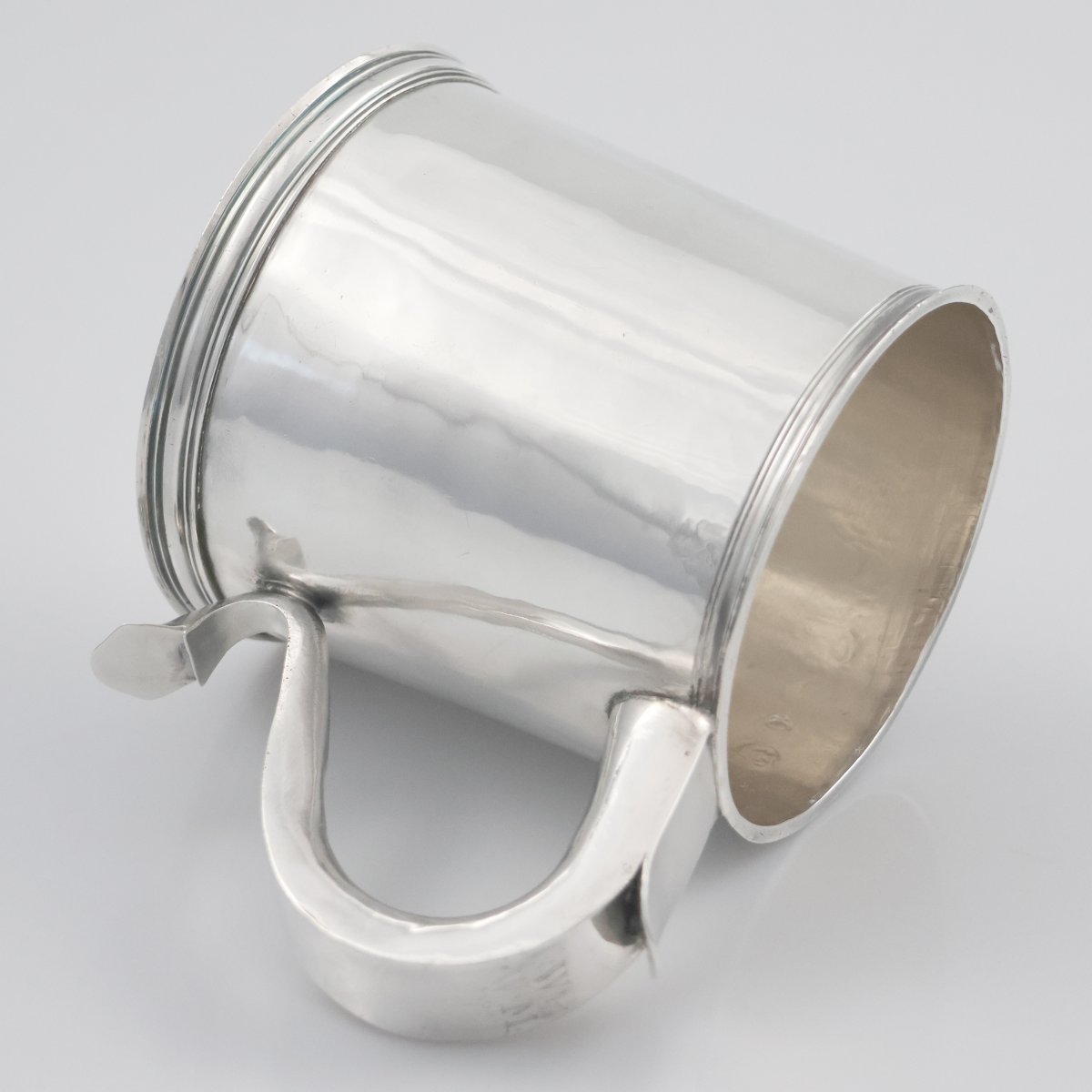 Mug in argento sterling, John Cruttall, Londra, 1684-photo-4