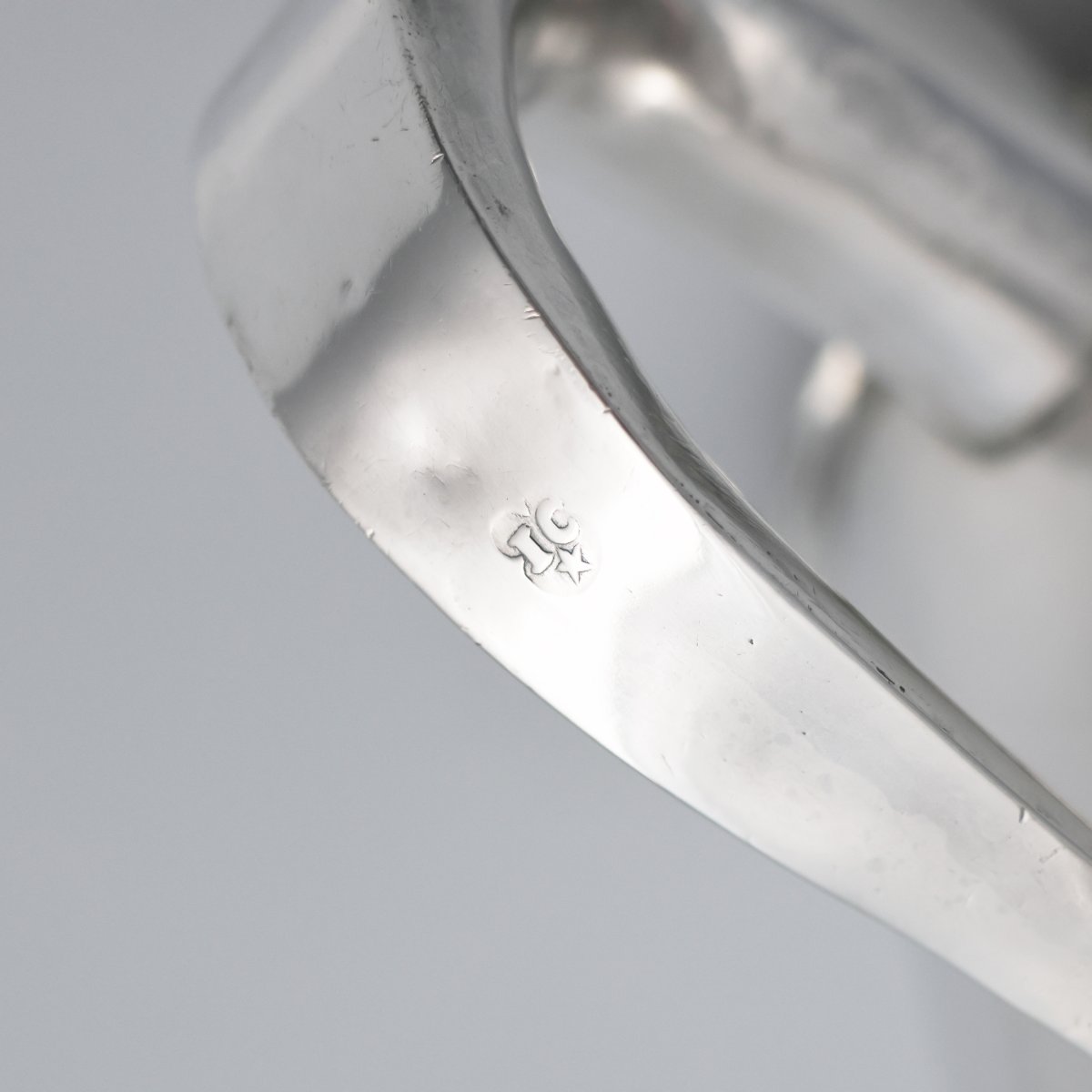 Mug in argento sterling, John Cruttall, Londra, 1684-photo-3