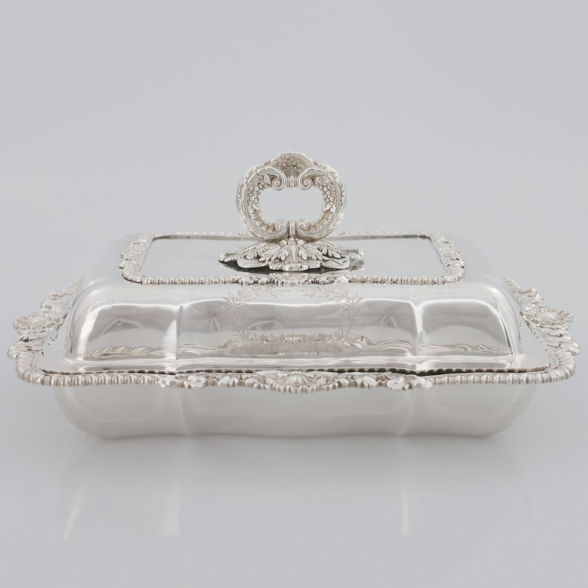 Legumiera in argento sterling Giorgio IV, coperchio e manico, Paul Storr, Londra, 1821