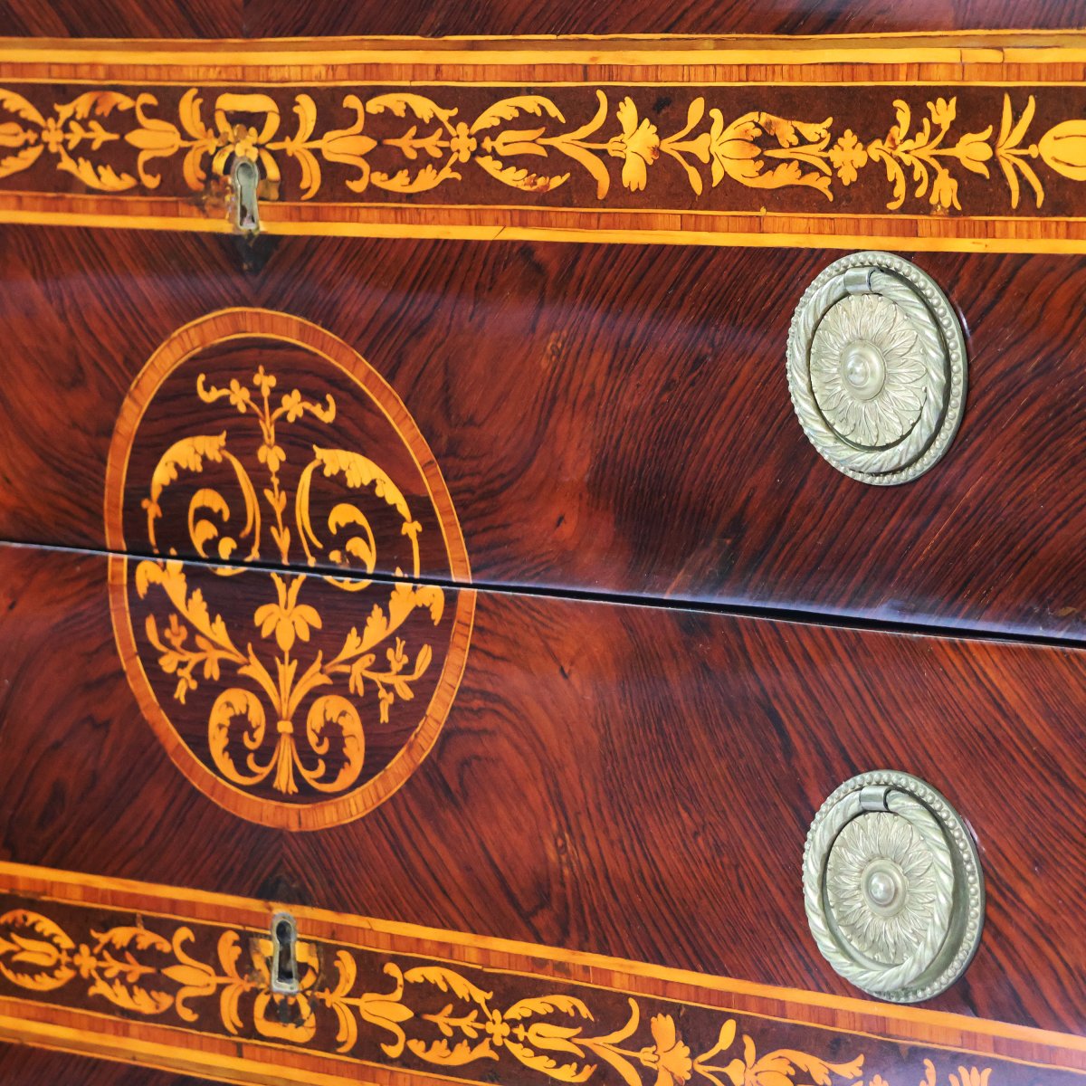 Comò lastronato in palissandro ed intarsi in legni vari, Lombardia, fine XVIII secolo-photo-1