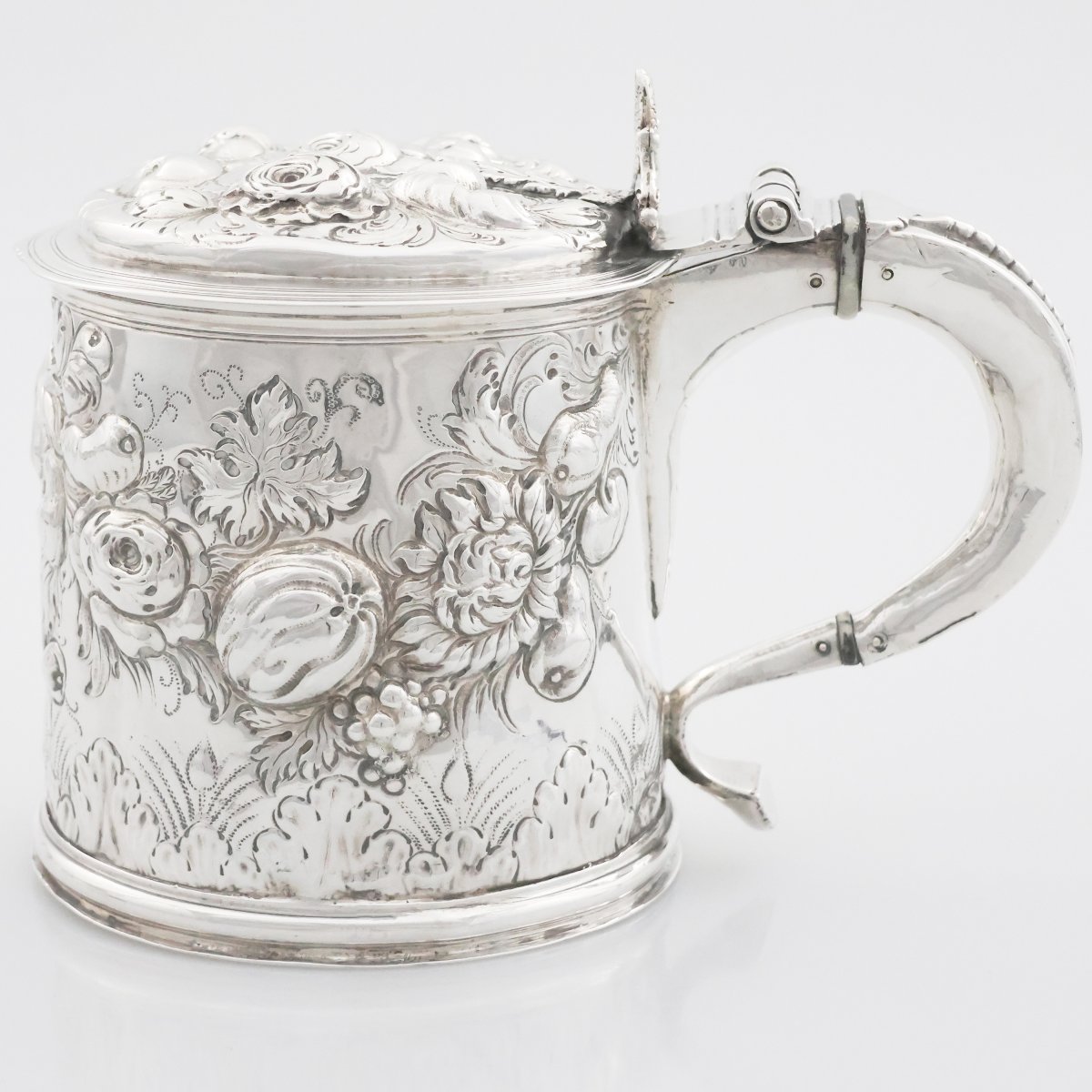 Tankard in argento sterling Carlo II, argentiere WS, Londra, 1676?-photo-2