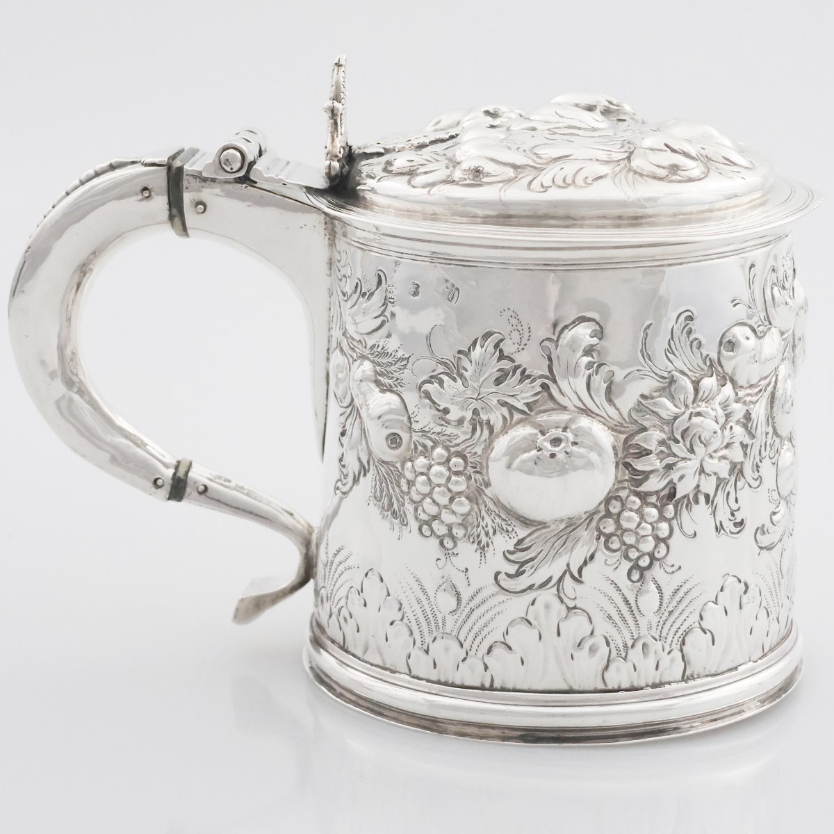 Tankard in argento sterling Carlo II, argentiere WS, Londra, 1676?-photo-3