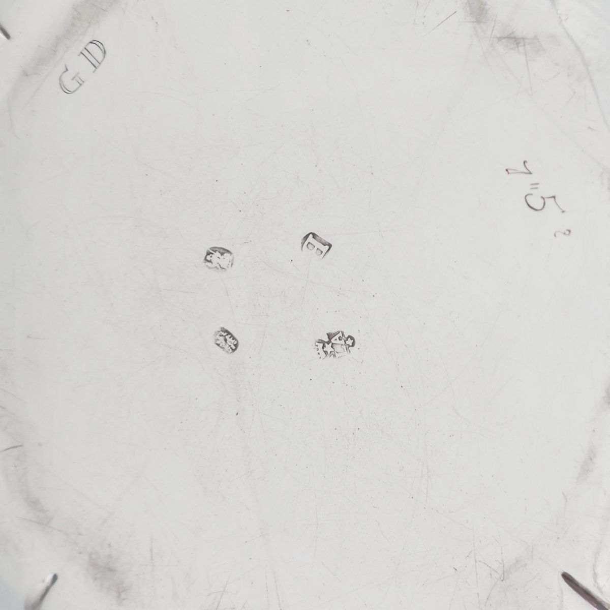 Salver in argento Britannia Giorgio I, Paul de Lamerie, Londra, 1717-photo-3