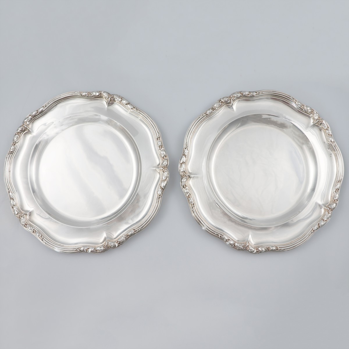 Coppia di piatti in argento sterling Regina Vittoria, Paul Storr, Londra, 1838