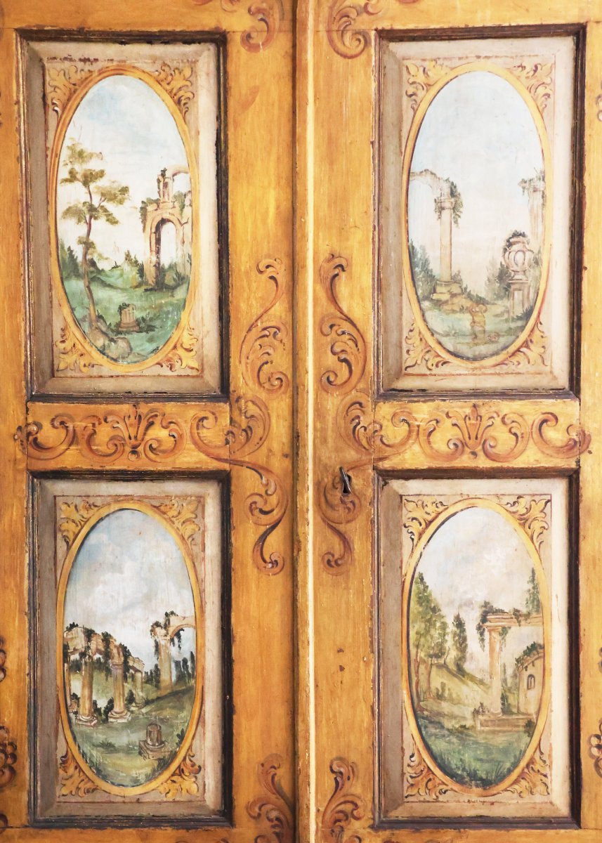 Armadio in legno dipinto a festoni e capricci architettonici, Marche, XVIII secolo-photo-4