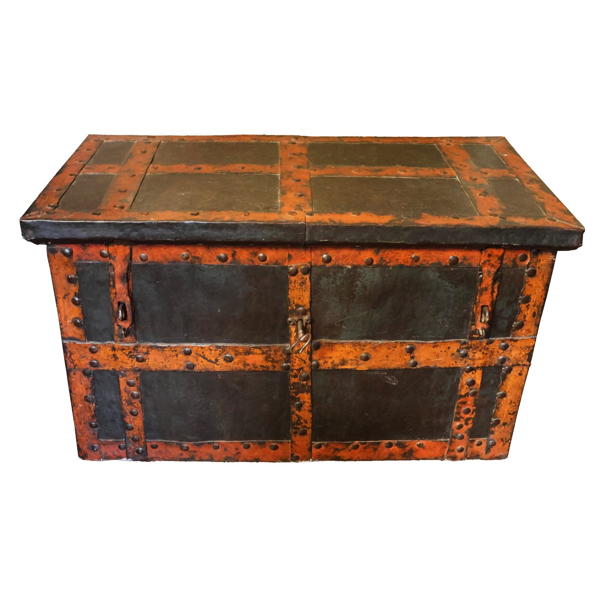 Cassone forziere in massello di noce rivestito in lastre di lamiera, Italia, XVI secolo-photo-2