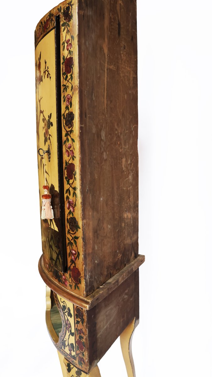 Coppia di cantonali in legno laccato e decorato in policromia, Piemonte, metà XVIII secolo-photo-7