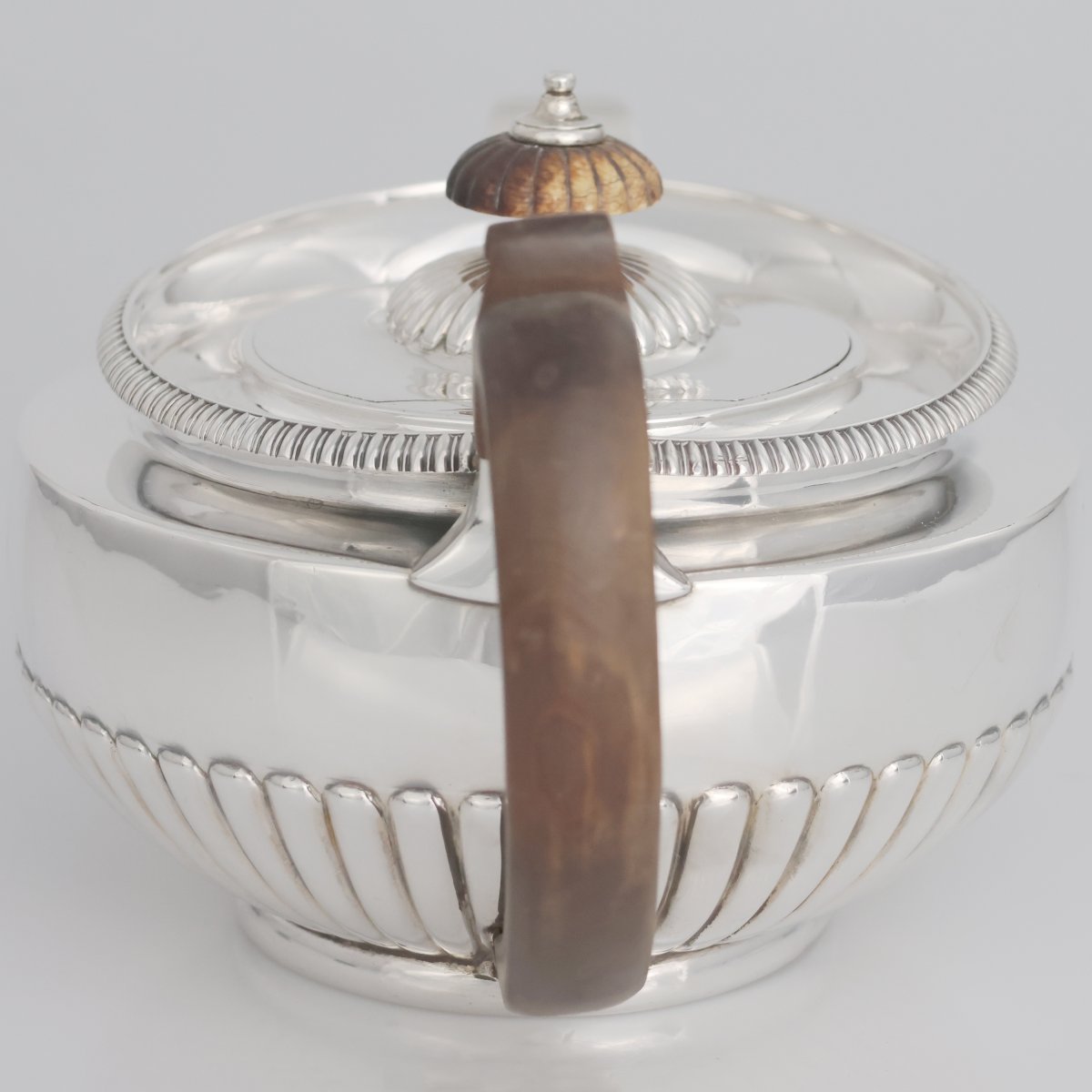 Teiera in argento sterling Giorgio III, Paul Storr, Londra, 1814-photo-1