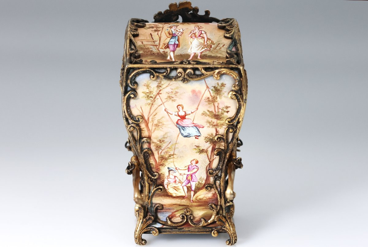 Portantina in argento dorato e smalti policromi. Vienna, fine XIX secolo-photo-1